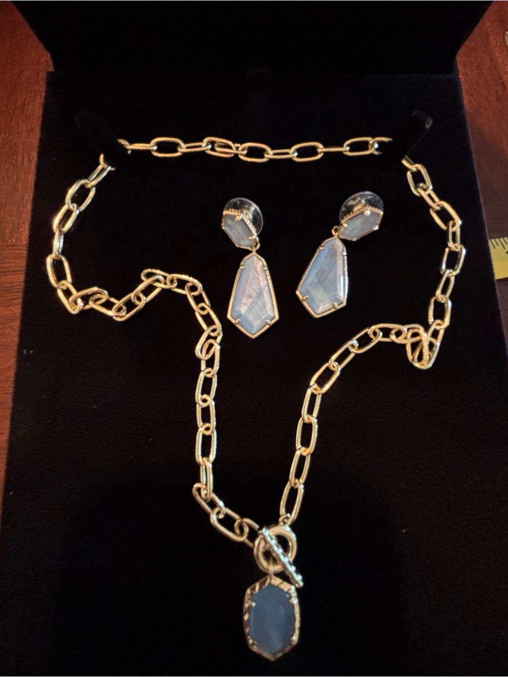 Kendra Scott Set Gold Chain Necklace And Dangle Earrings Set With Blue Gemstones